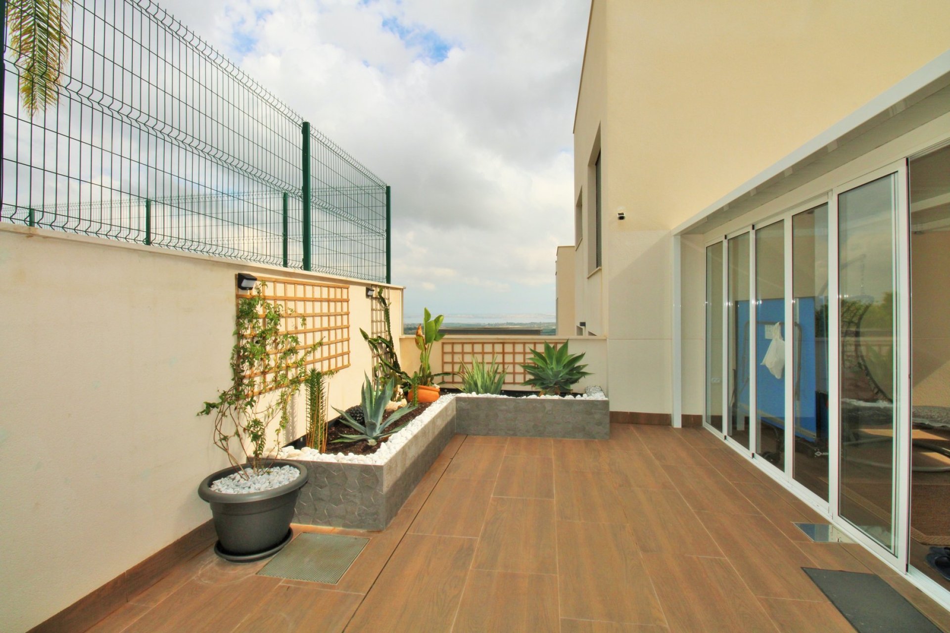 Resale - Apartment / Flat * - San Miguel de Salinas