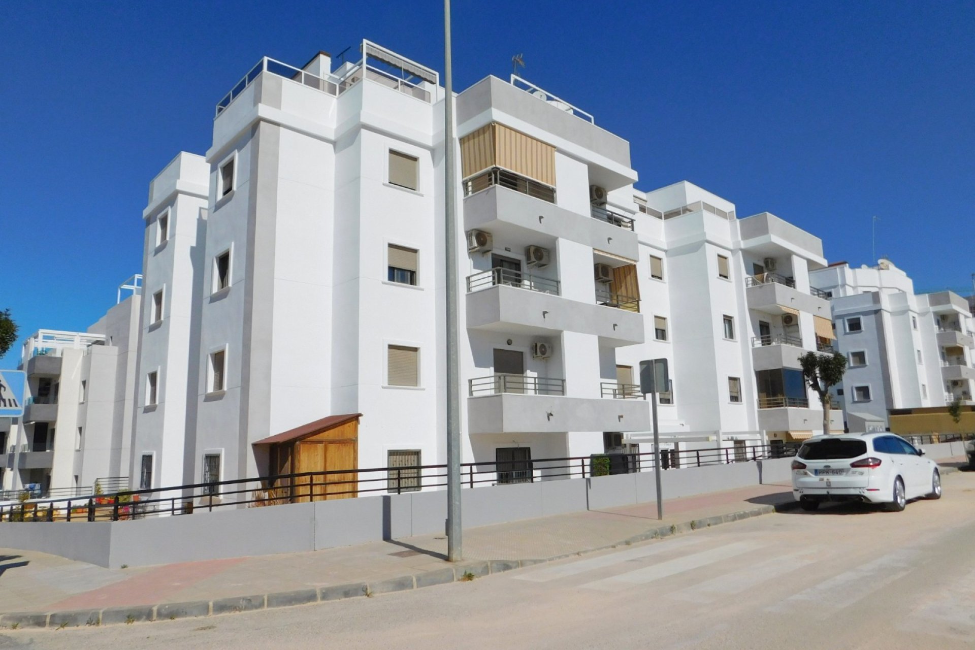 Resale - Apartment / Flat * - San Miguel de Salinas *