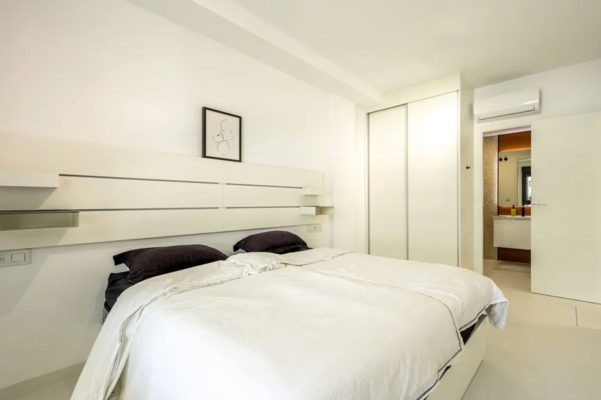 Resale - Apartment / Flat * - San Miguel de Salinas *