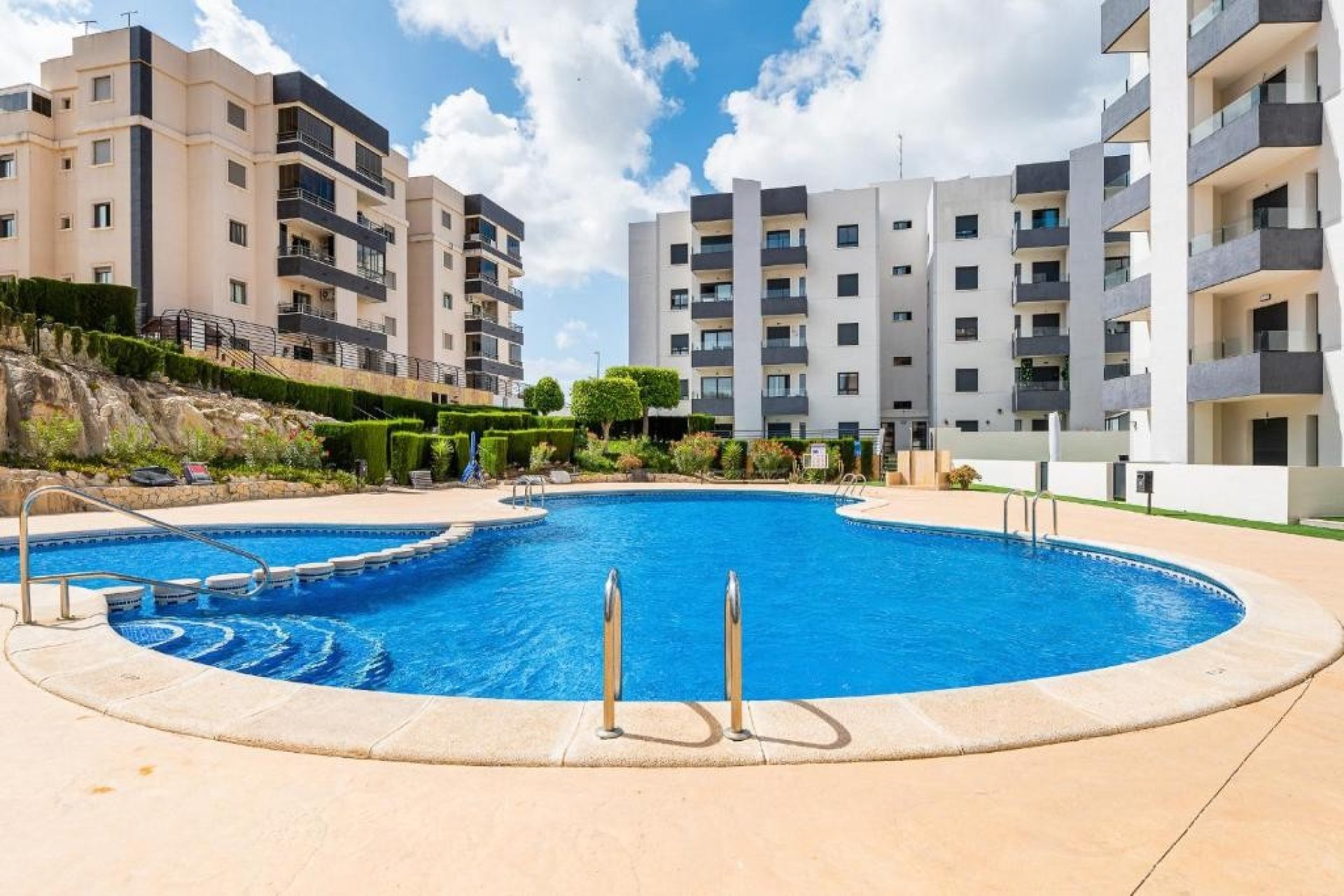 Resale - Apartment / Flat * - San Miguel de Salinas *
