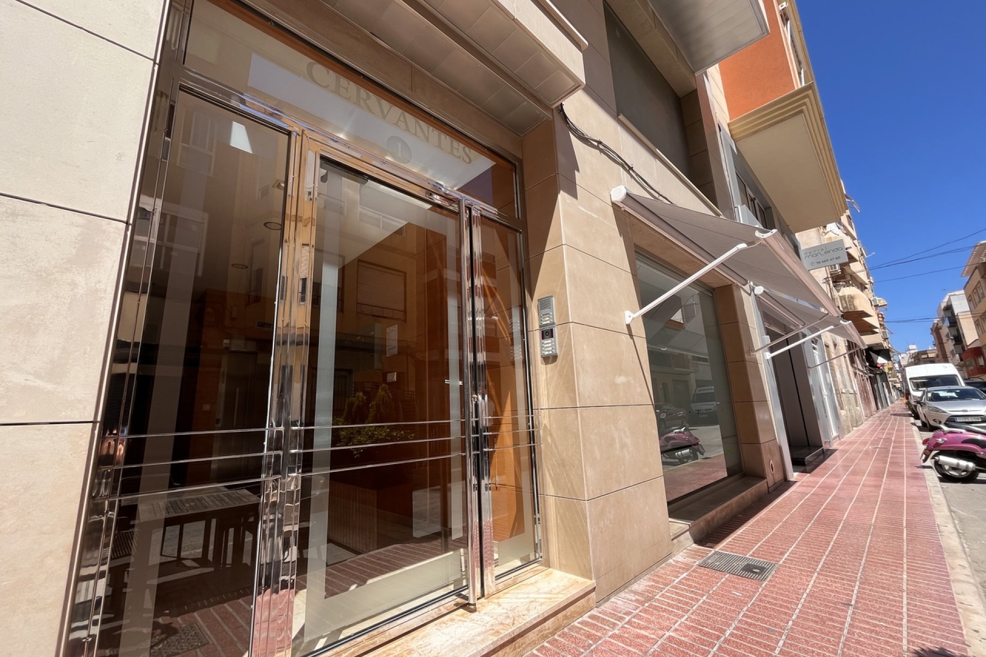 Resale - Apartment / Flat * - Santa Pola *