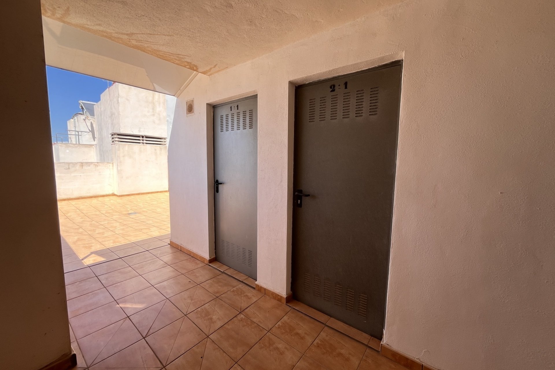 Resale - Apartment / Flat * - Santa Pola *