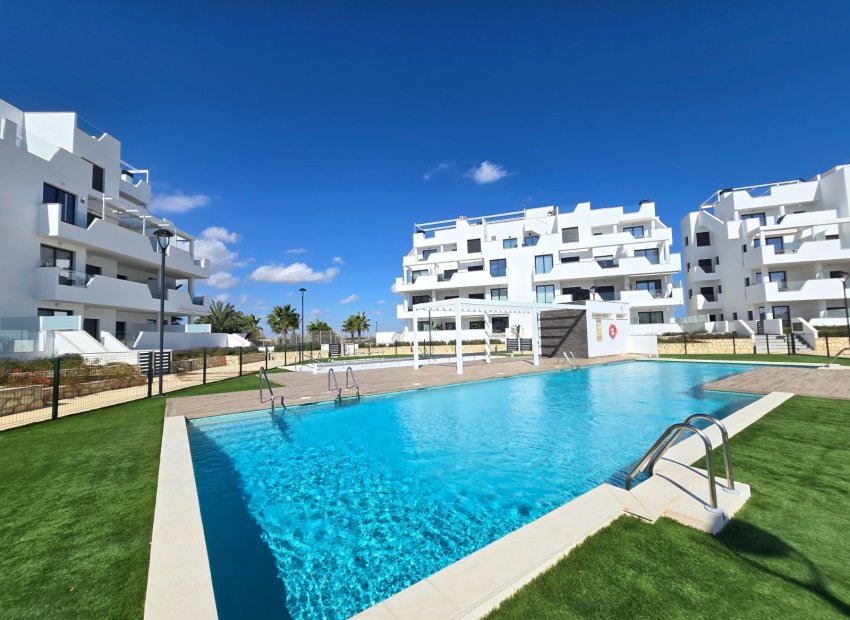 Resale - Apartment / Flat * - Santa Rosalia *