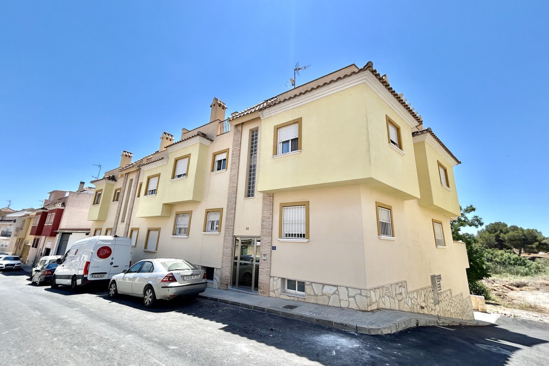 Resale - Apartment / Flat * - Torremendo *