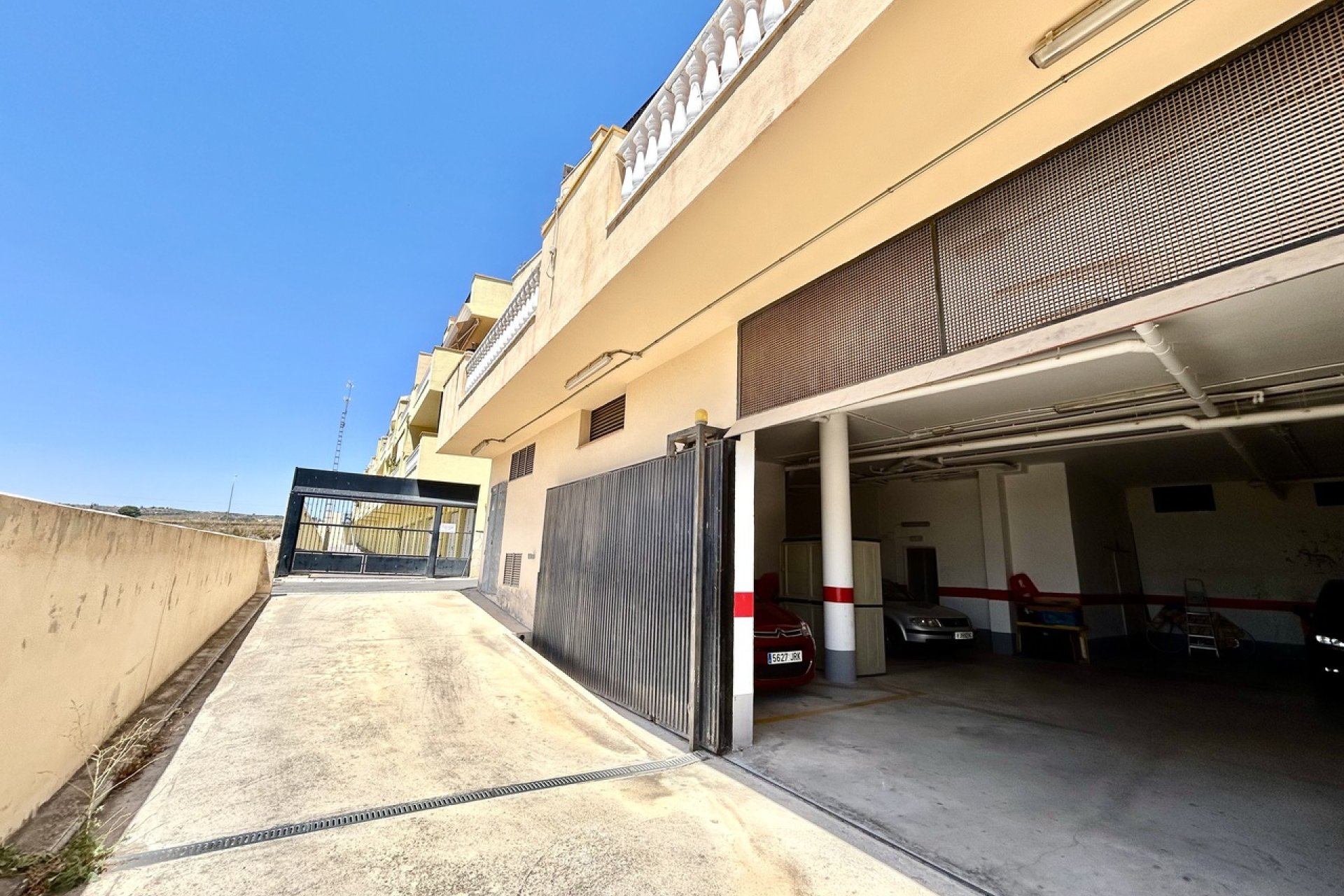 Resale - Apartment / Flat * - Torremendo *