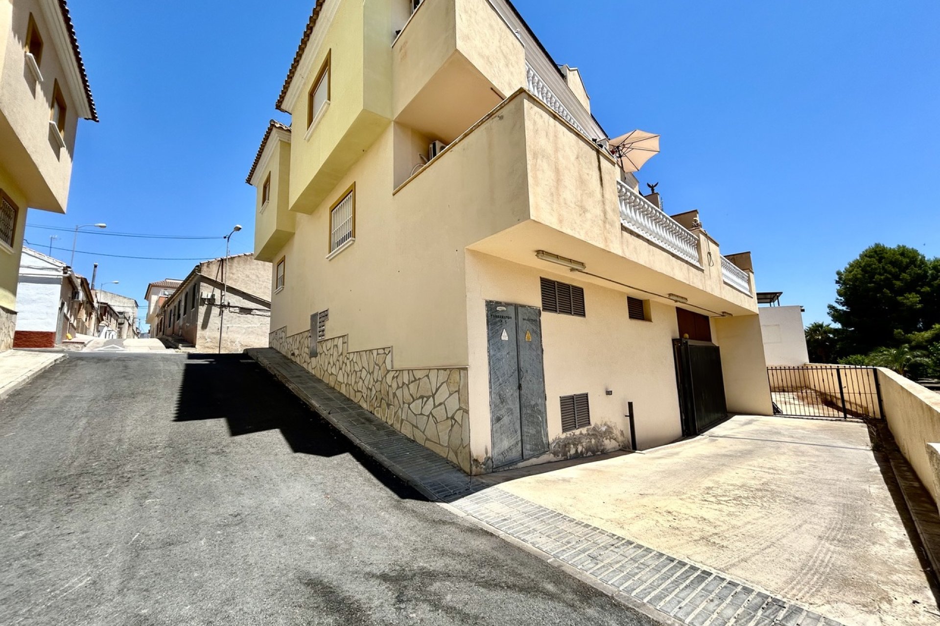 Resale - Apartment / Flat * - Torremendo *