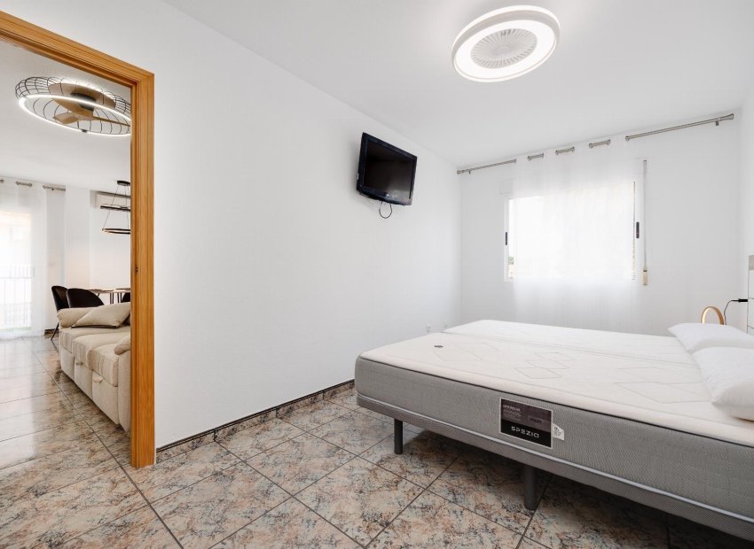 Resale - Apartment / flat - Torrevieja - Acequion