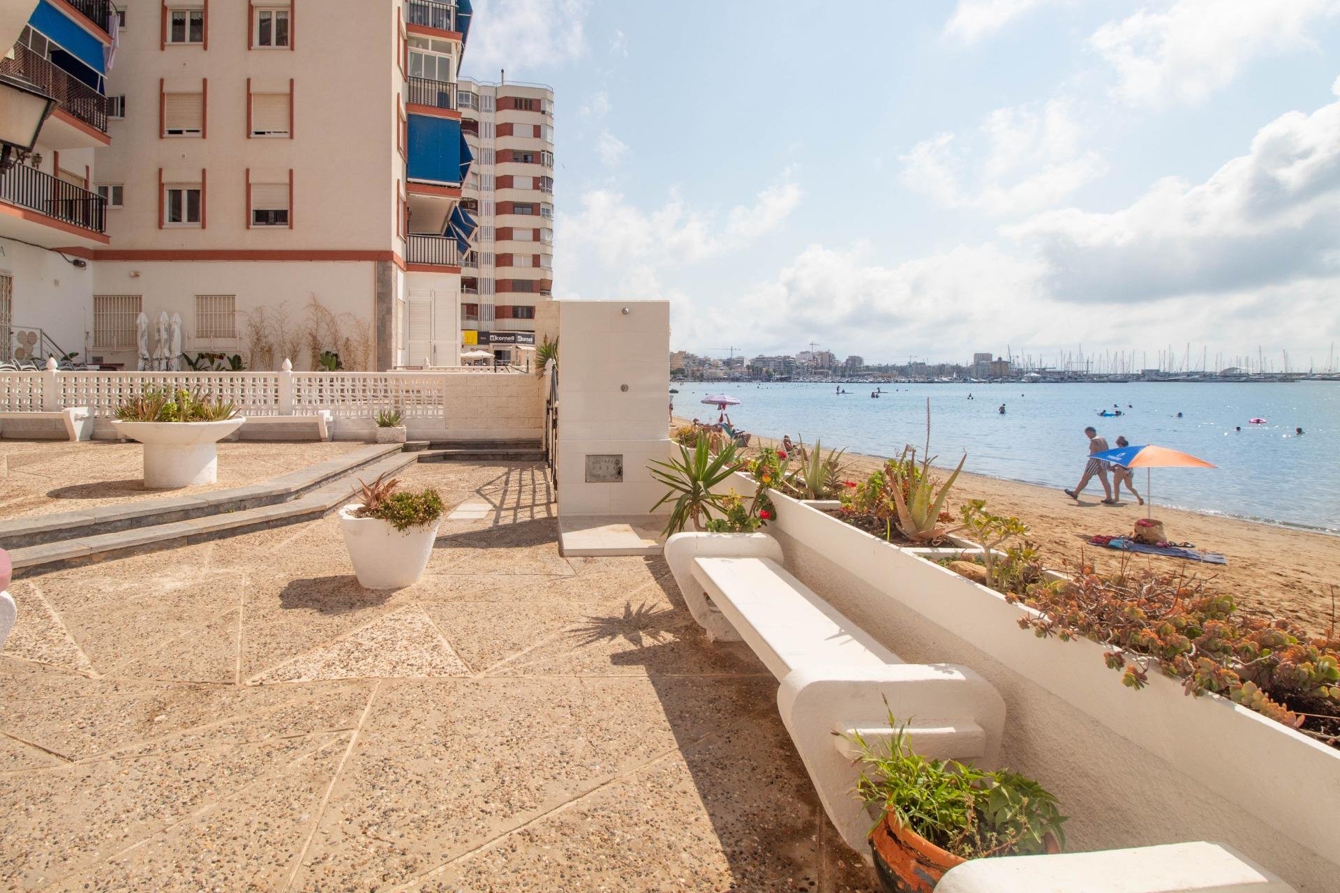 Resale - Apartment / Flat * - Torrevieja - Acequion *