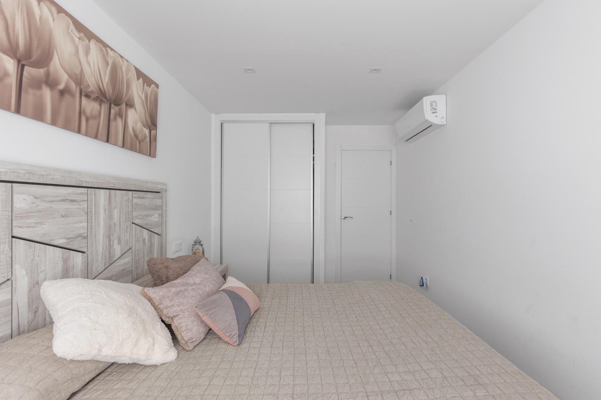 Resale - Apartment / Flat * - Torrevieja - Acequion *