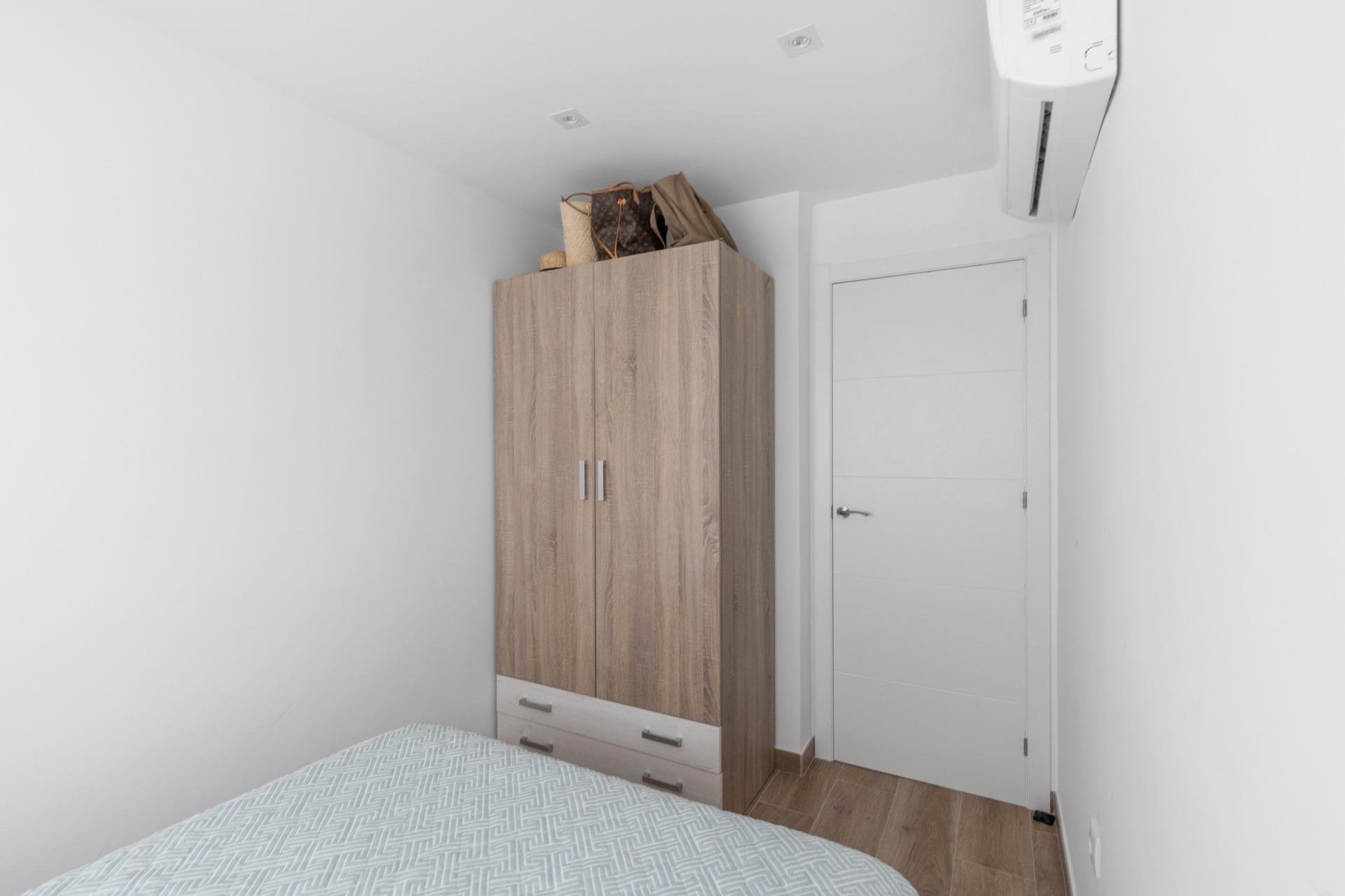 Resale - Apartment / Flat * - Torrevieja - Acequion *