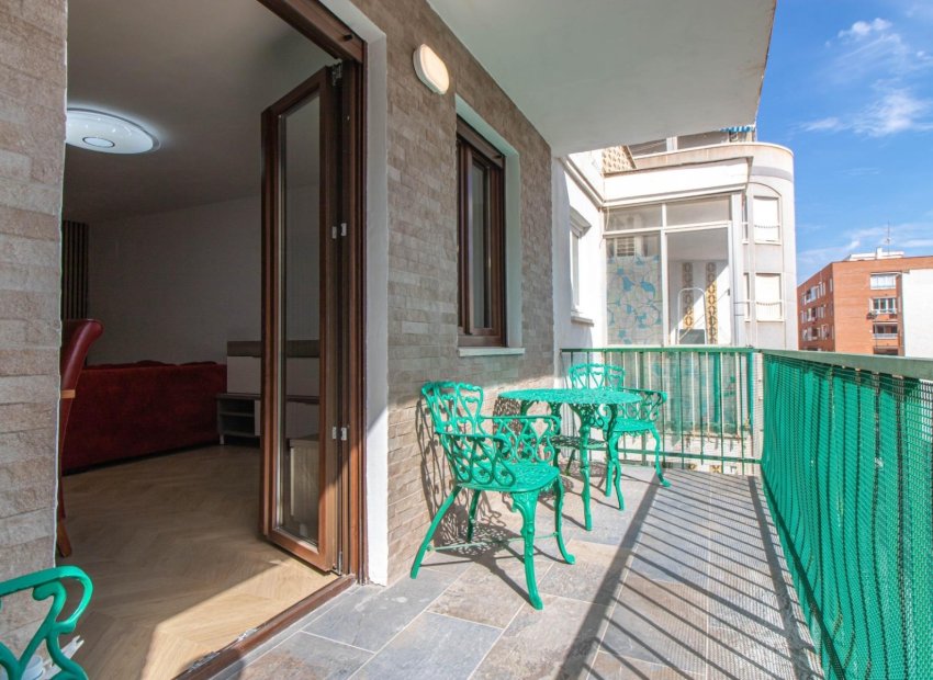 Resale - Apartment / Flat * - Torrevieja - Acequion *
