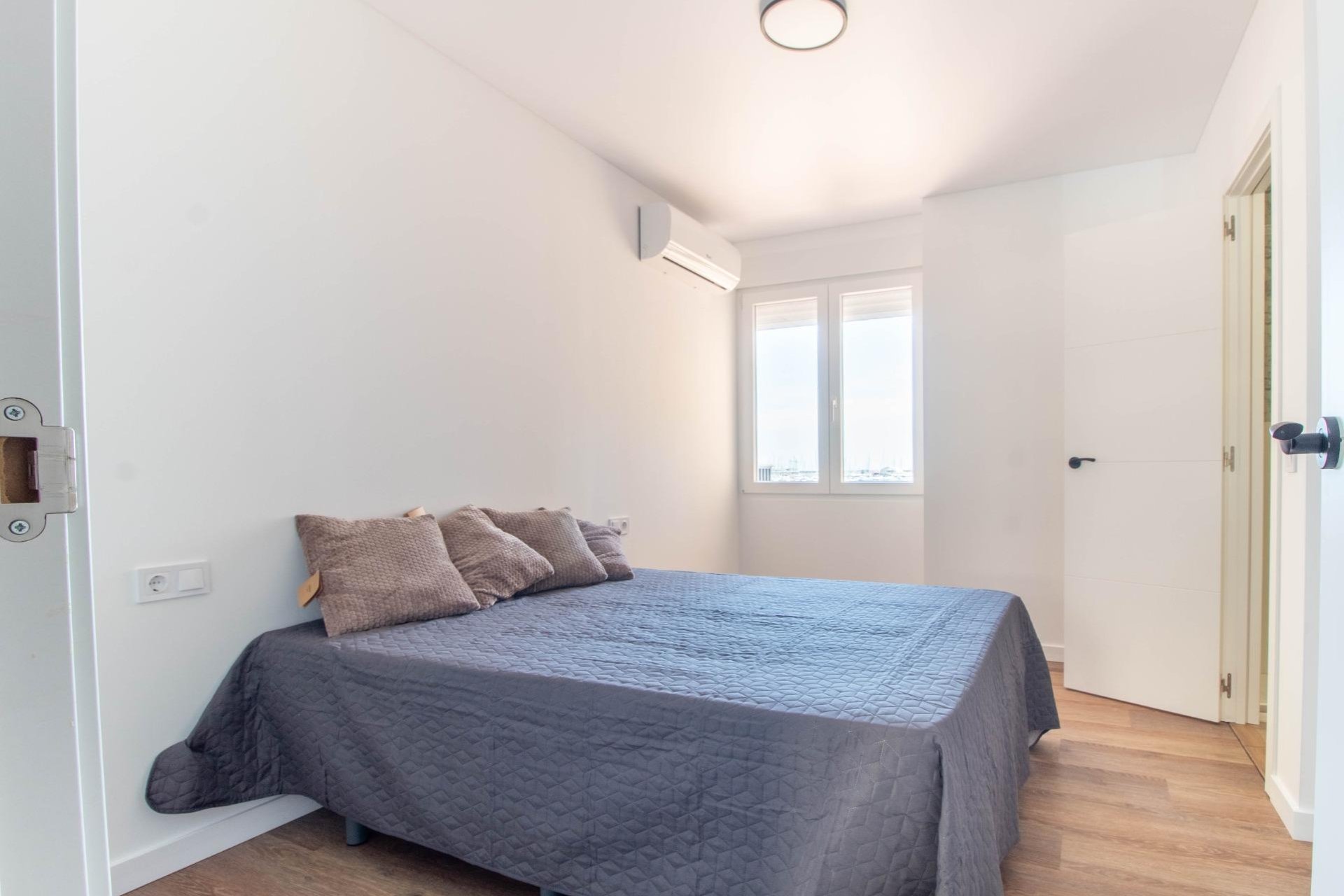 Resale - Apartment / Flat * - Torrevieja - Acequion *