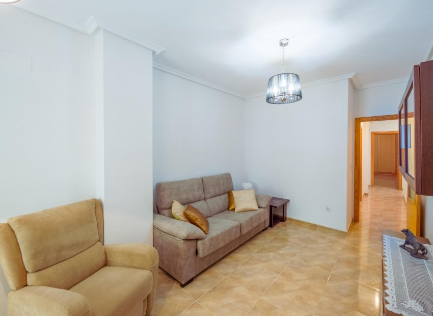 Resale - Apartment / Flat * - Torrevieja * - Acequion *
