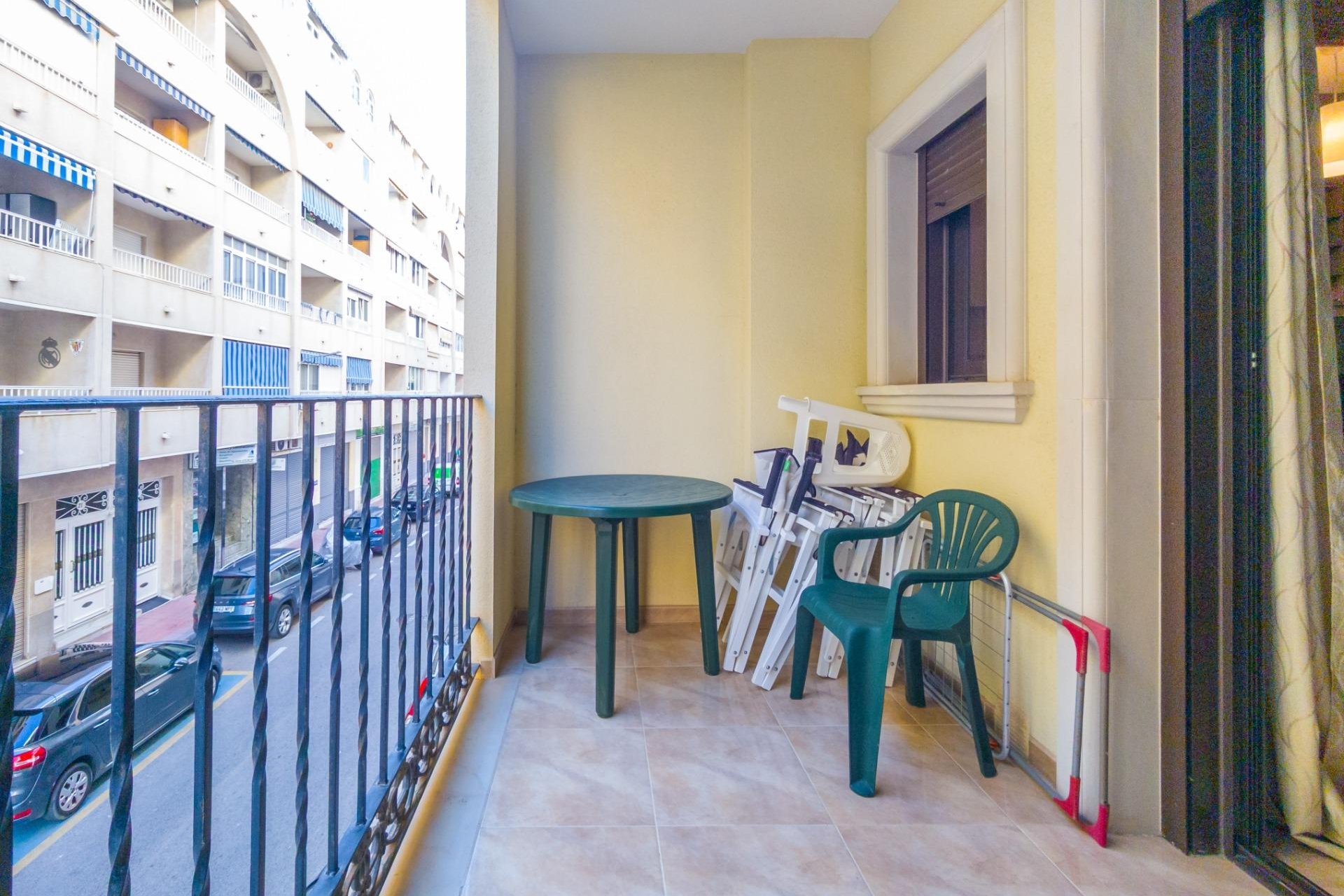 Resale - Apartment / Flat * - Torrevieja * - Acequion *