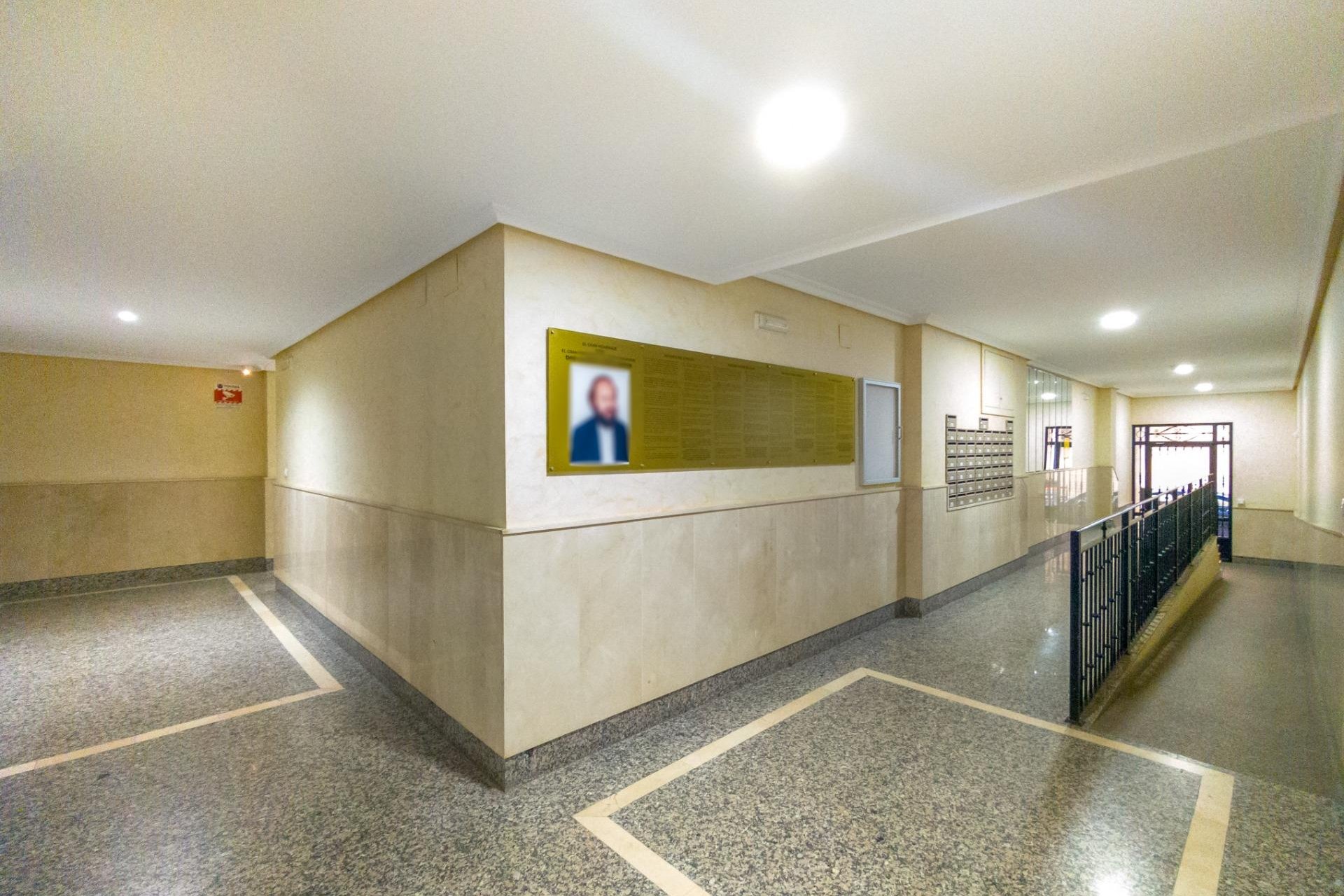 Resale - Apartment / Flat * - Torrevieja * - Acequion *