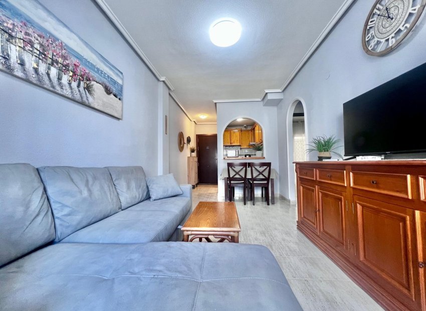 Resale - Apartment / Flat * - Torrevieja * - Acequion *