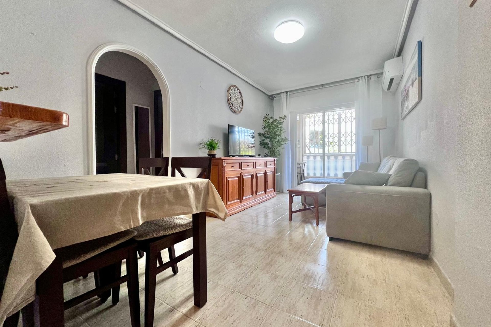 Resale - Apartment / Flat * - Torrevieja * - Acequion *