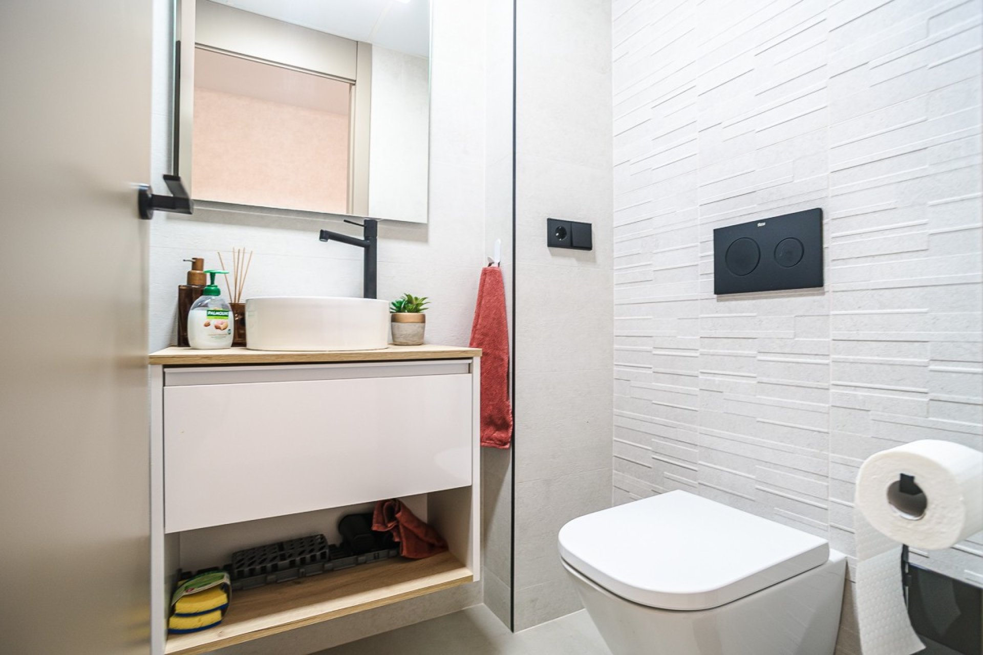 Resale - Apartment / Flat * - Torrevieja * - Acequion