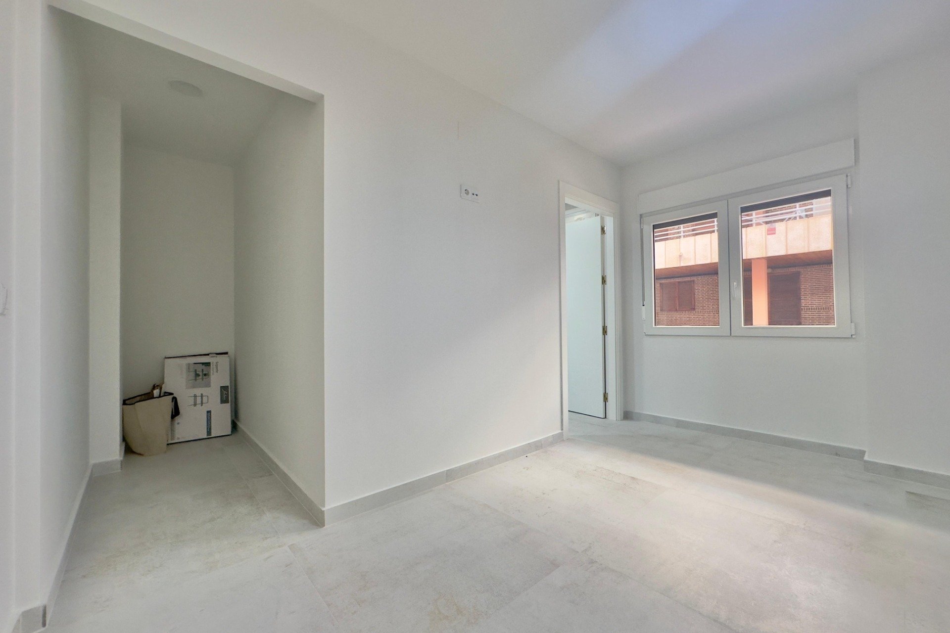 Resale - Apartment / Flat * - Torrevieja * - Acequion *