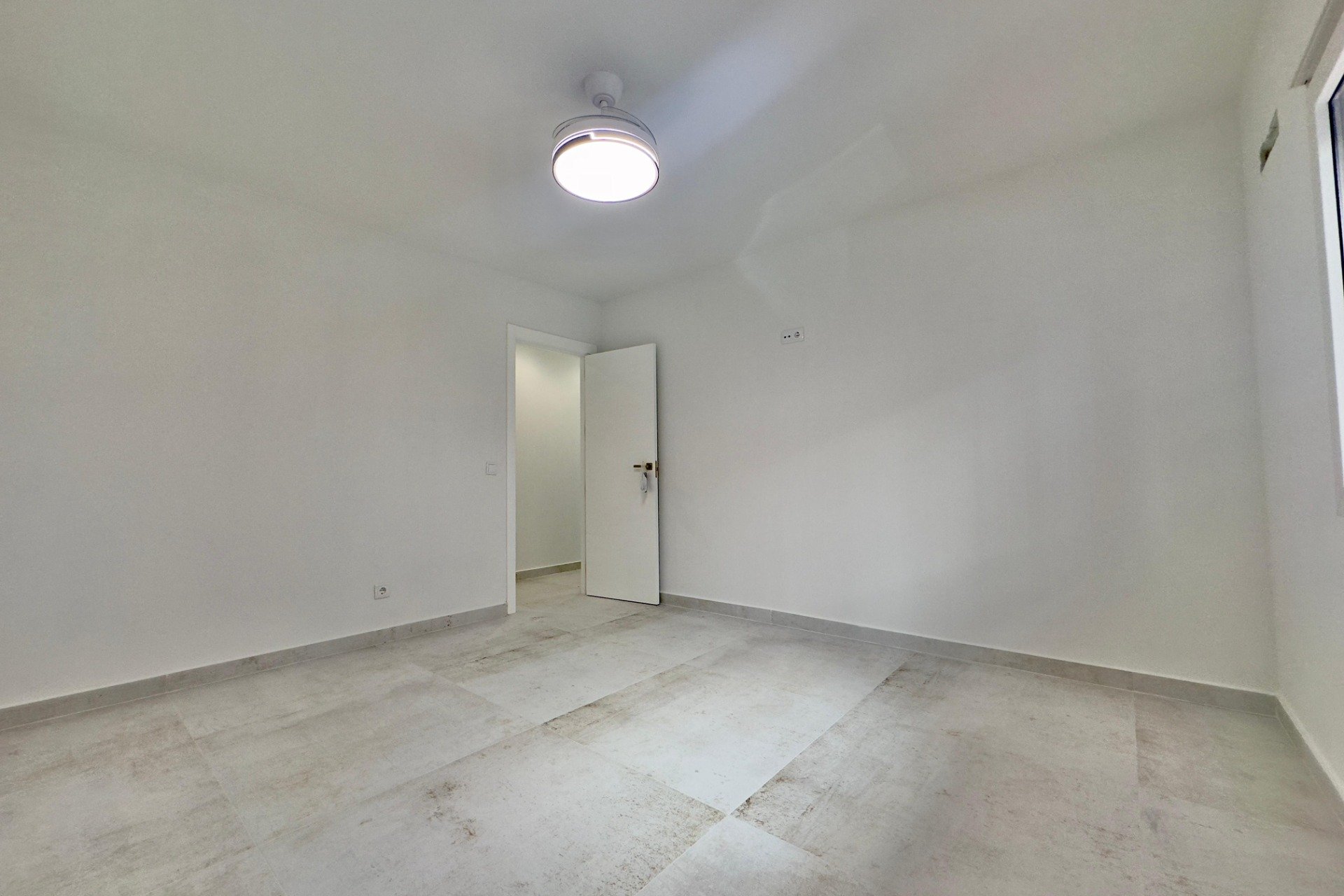 Resale - Apartment / Flat * - Torrevieja * - Acequion *
