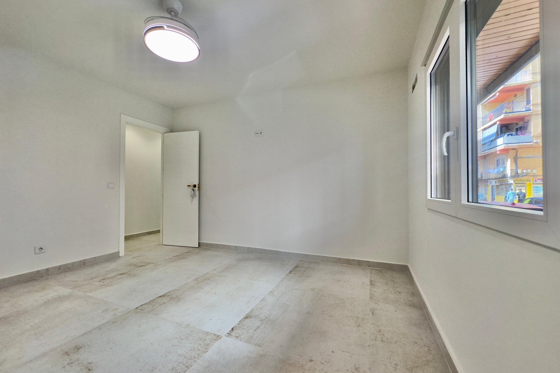 Resale - Apartment / Flat * - Torrevieja * - Acequion *