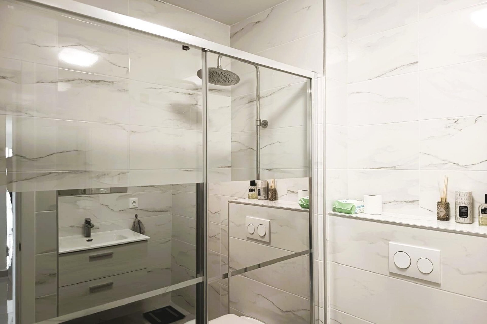 Resale - Apartment / Flat * - Torrevieja * - Acequion *