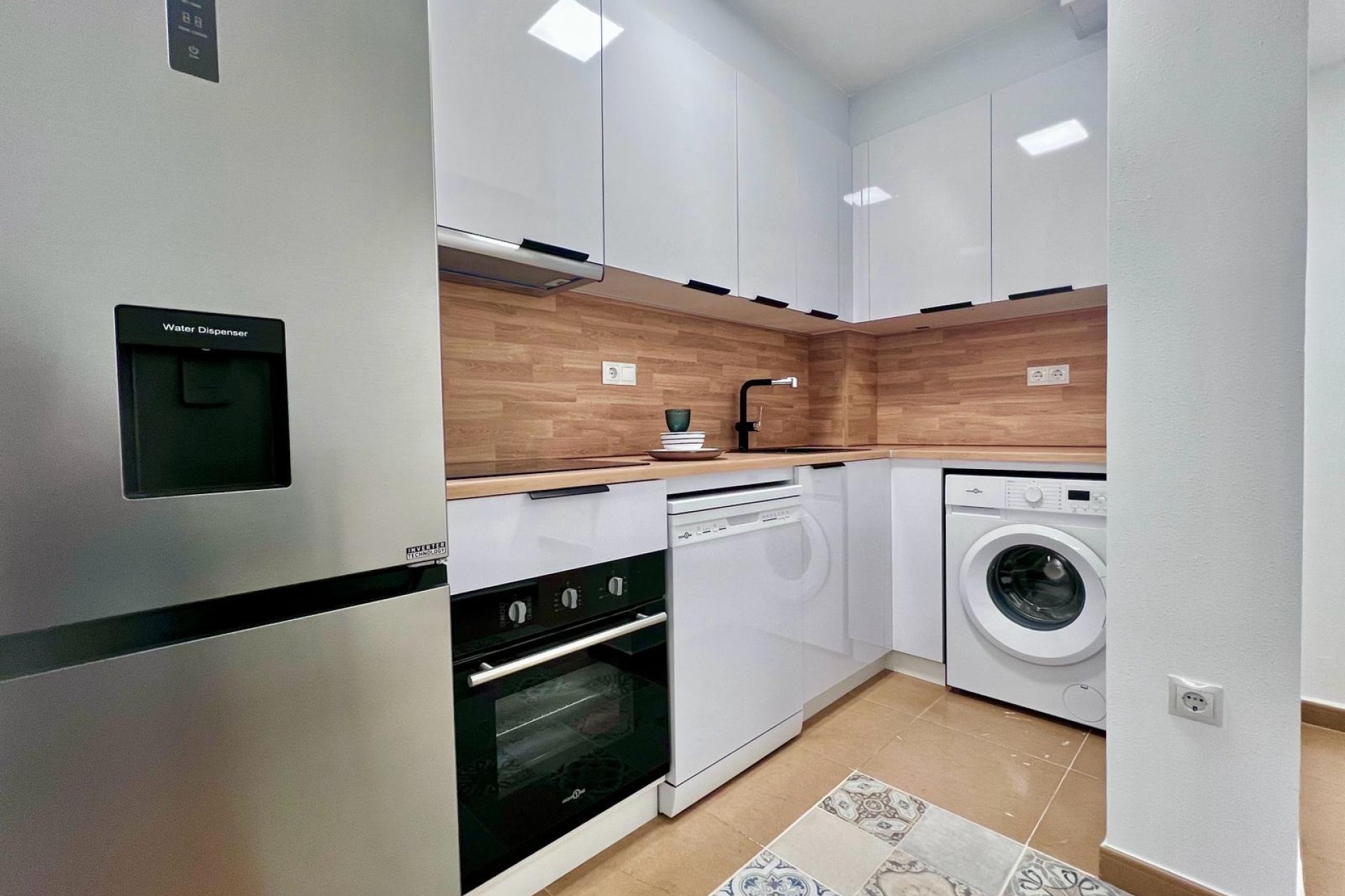 Resale - Apartment / Flat * - Torrevieja * - Acequion *