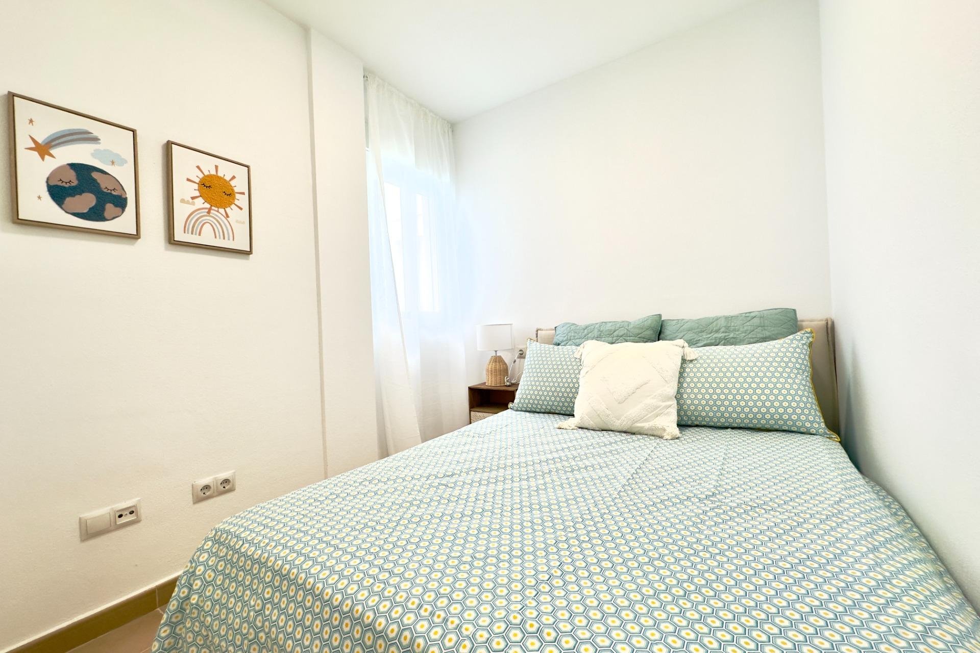 Resale - Apartment / Flat * - Torrevieja * - Acequion *