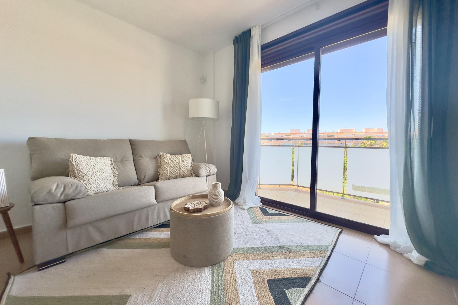 Resale - Apartment / Flat * - Torrevieja * - Acequion *