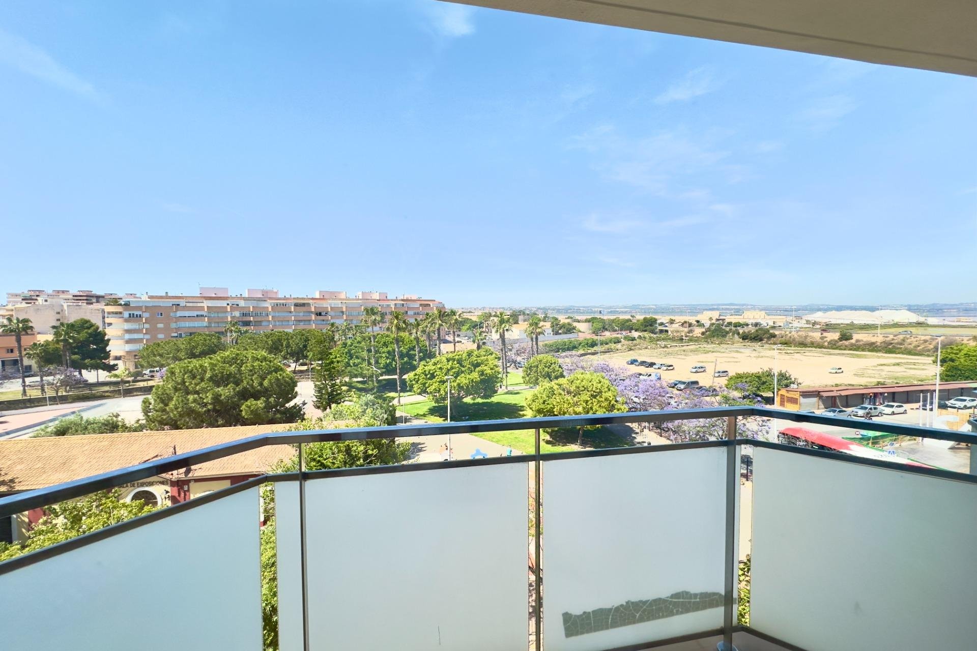 Resale - Apartment / Flat * - Torrevieja * - Acequion *