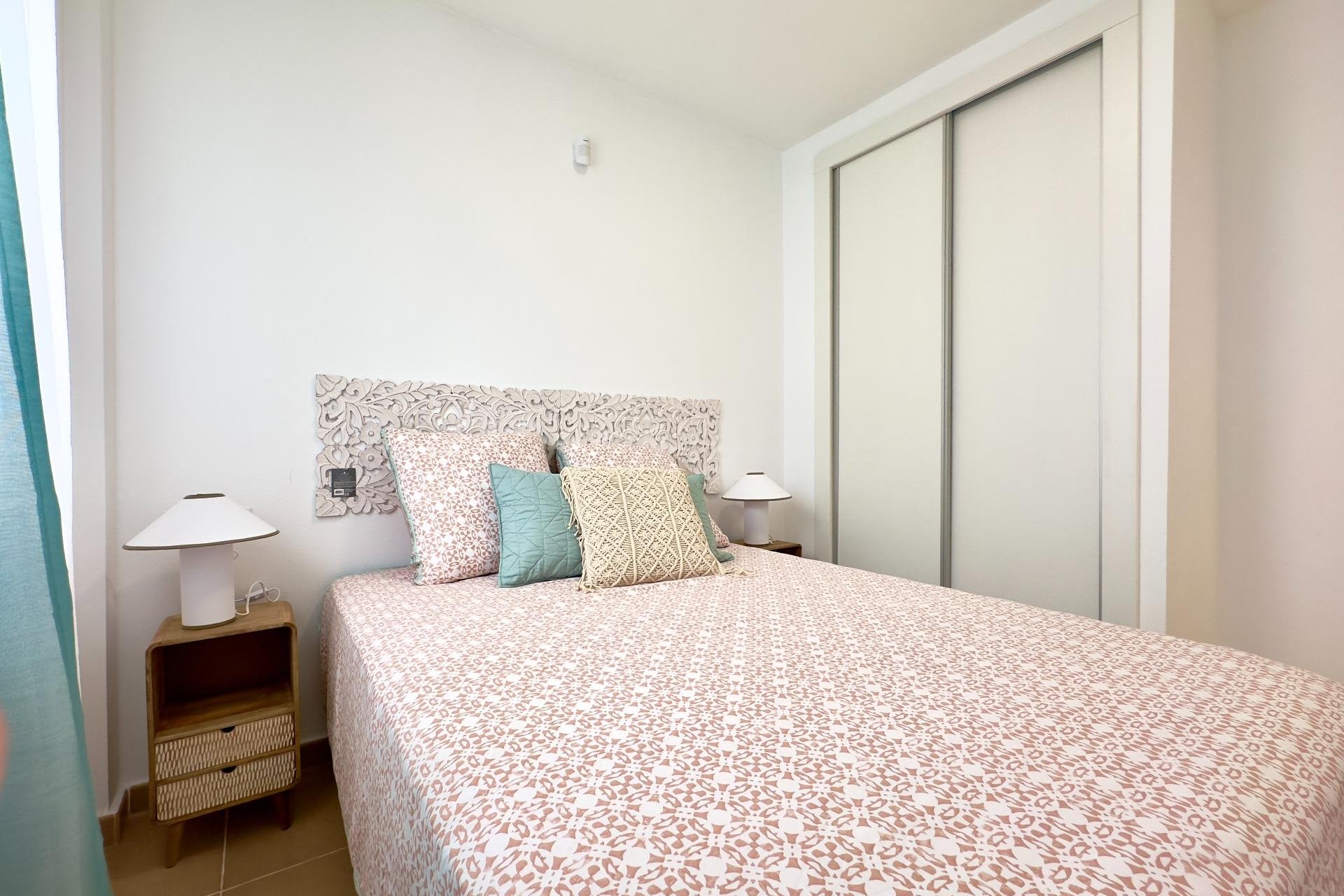 Resale - Apartment / Flat * - Torrevieja * - Acequion *
