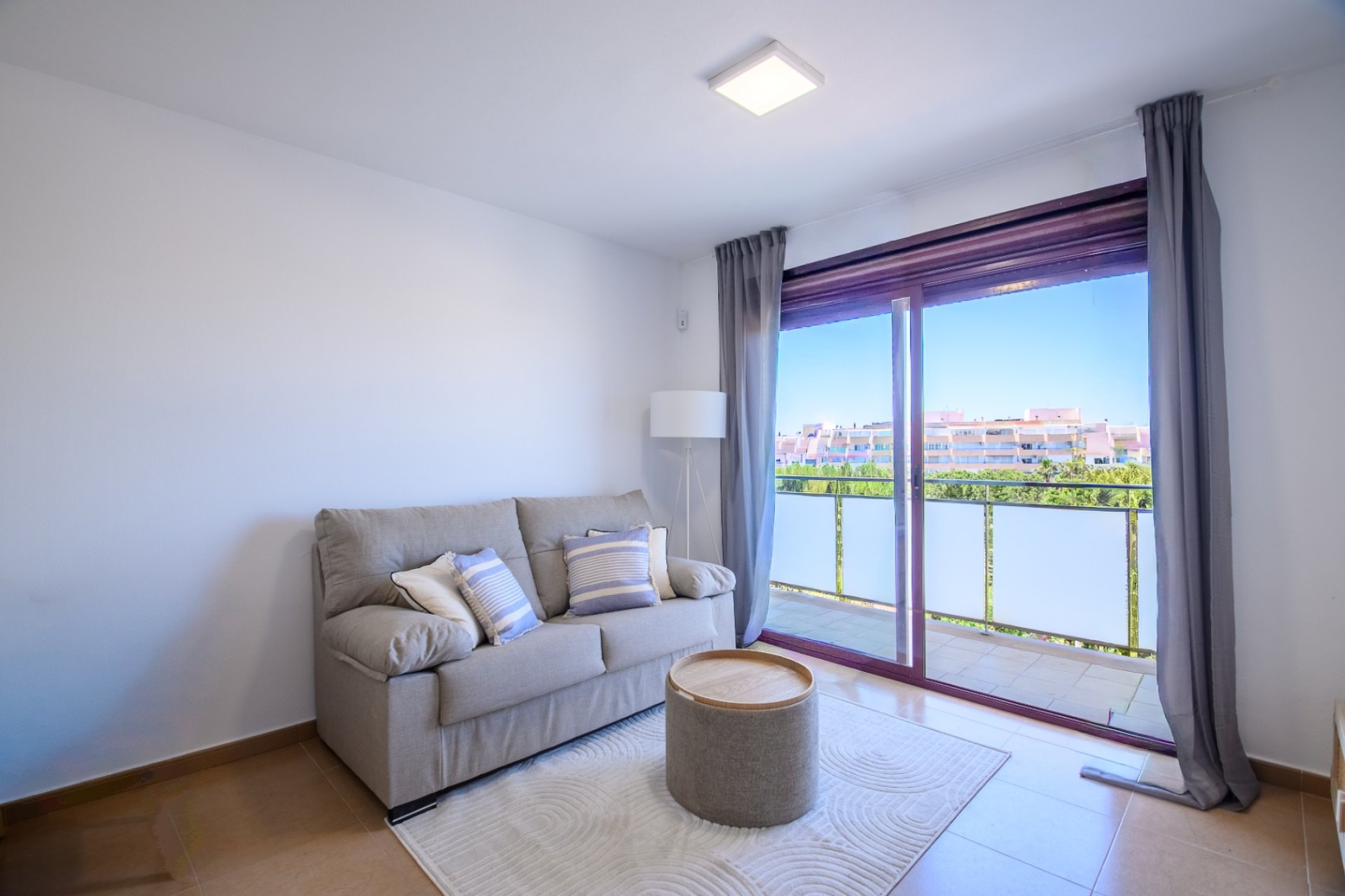 Resale - Apartment / Flat * - Torrevieja * - Acequion *