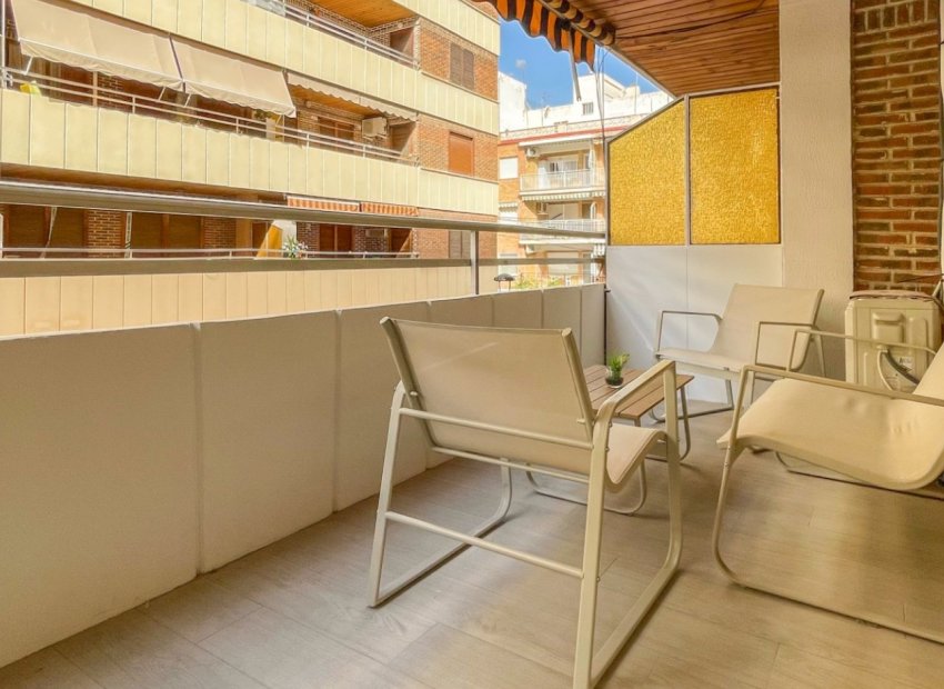 Resale - Apartment / Flat * - Torrevieja * - Acequion *