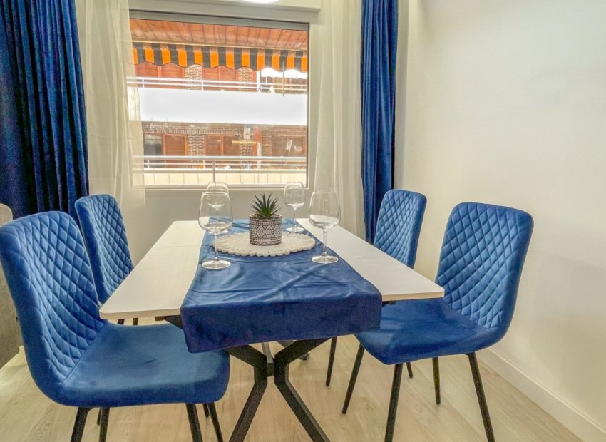 Resale - Apartment / Flat * - Torrevieja * - Acequion *