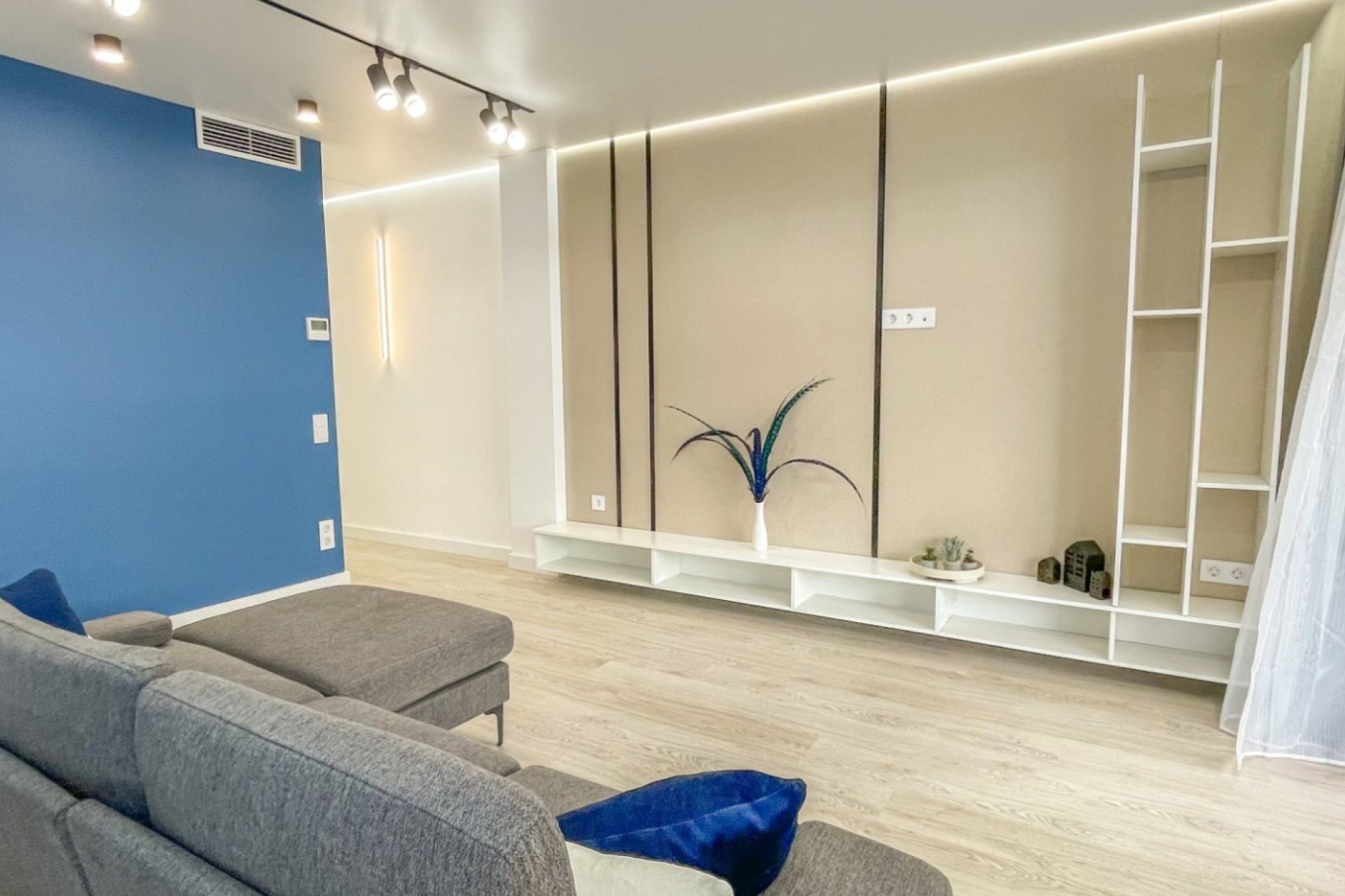 Resale - Apartment / Flat * - Torrevieja * - Acequion *