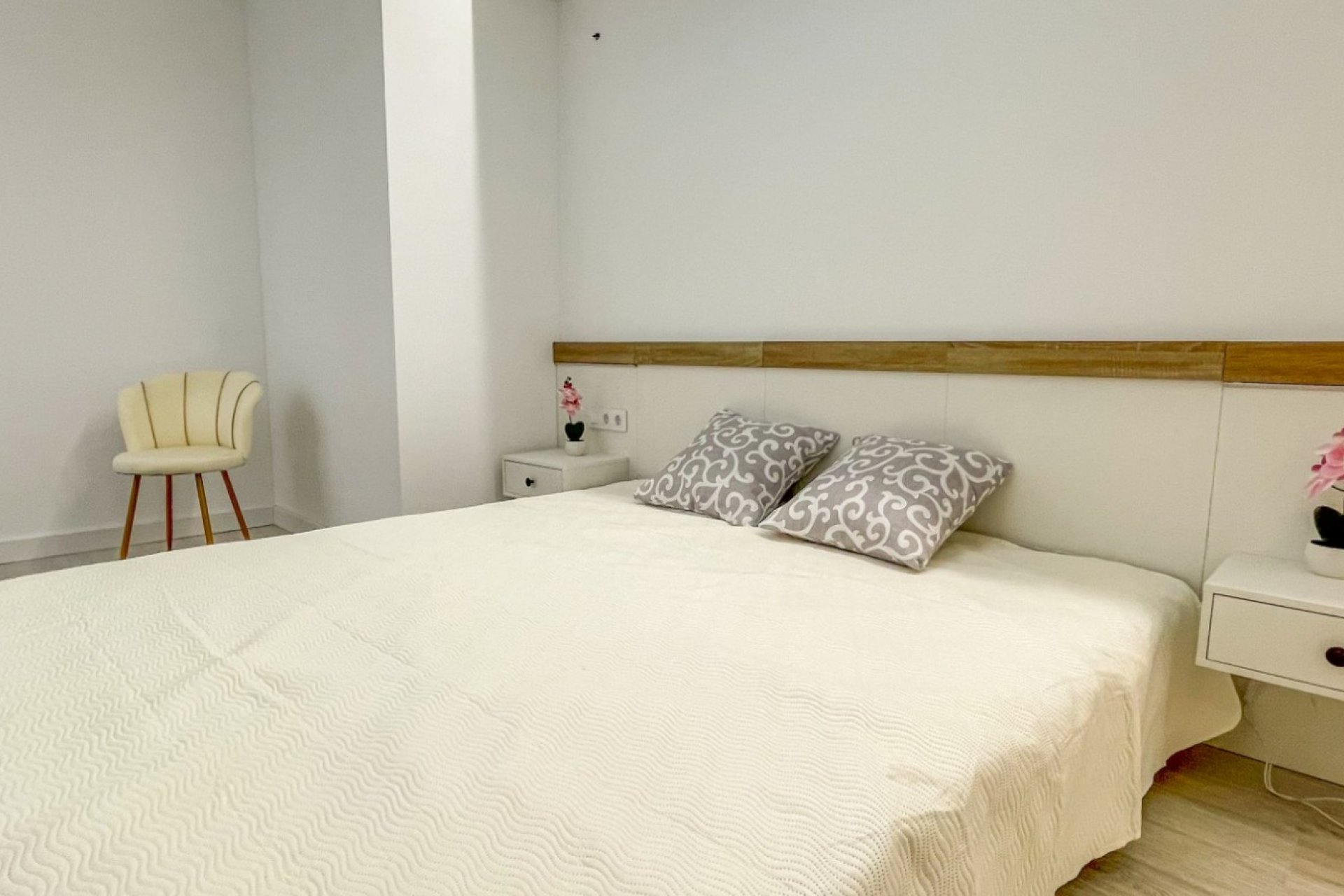 Resale - Apartment / Flat * - Torrevieja * - Acequion *