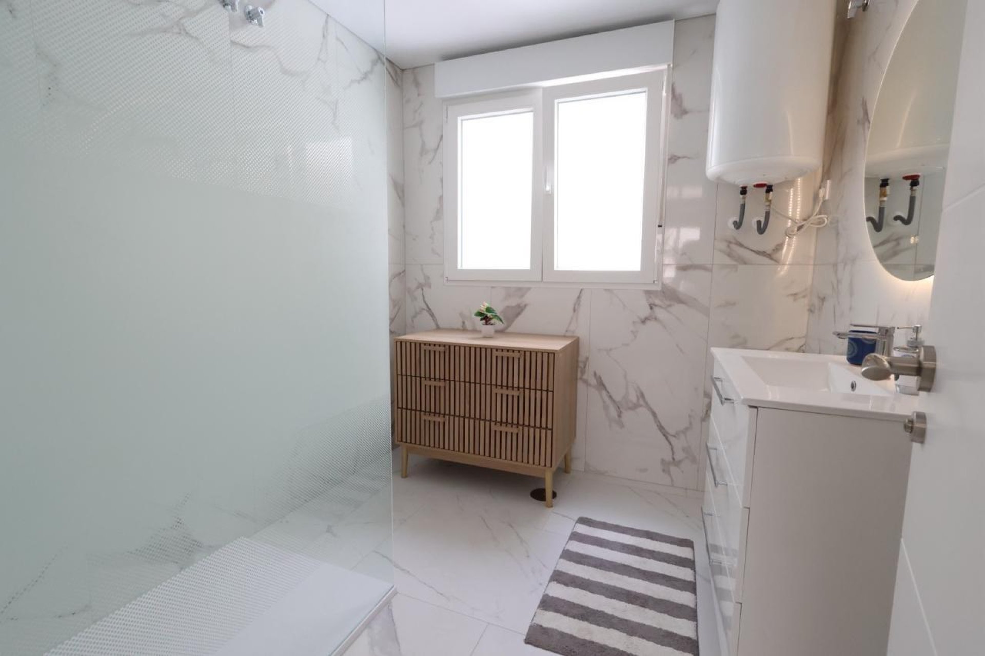 Resale - Apartment / Flat * - Torrevieja * - Acequion *