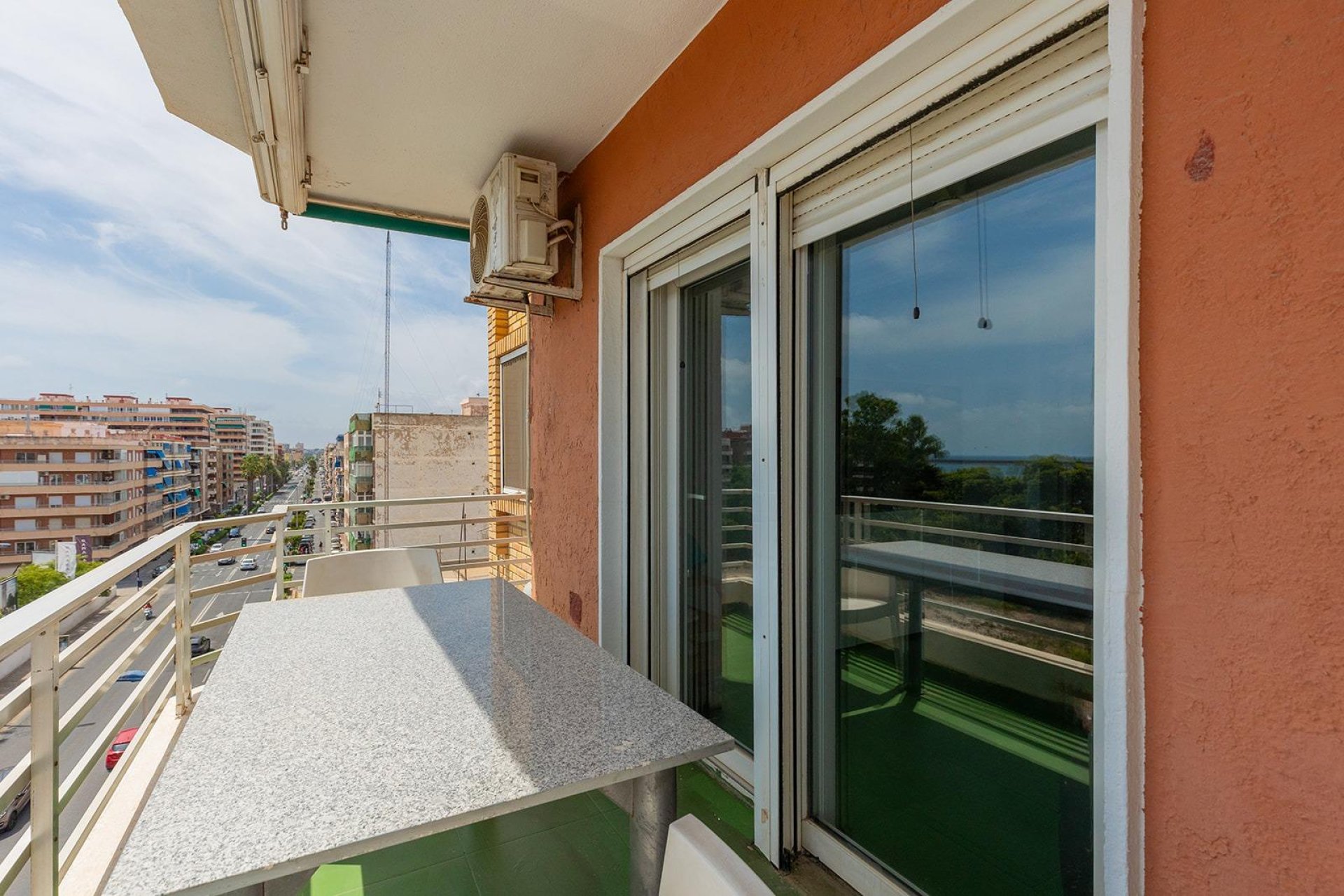 Resale - Apartment / Flat * - Torrevieja * - Acequion *