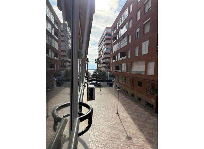 Resale - Apartment / Flat * - Torrevieja * - Acequion *