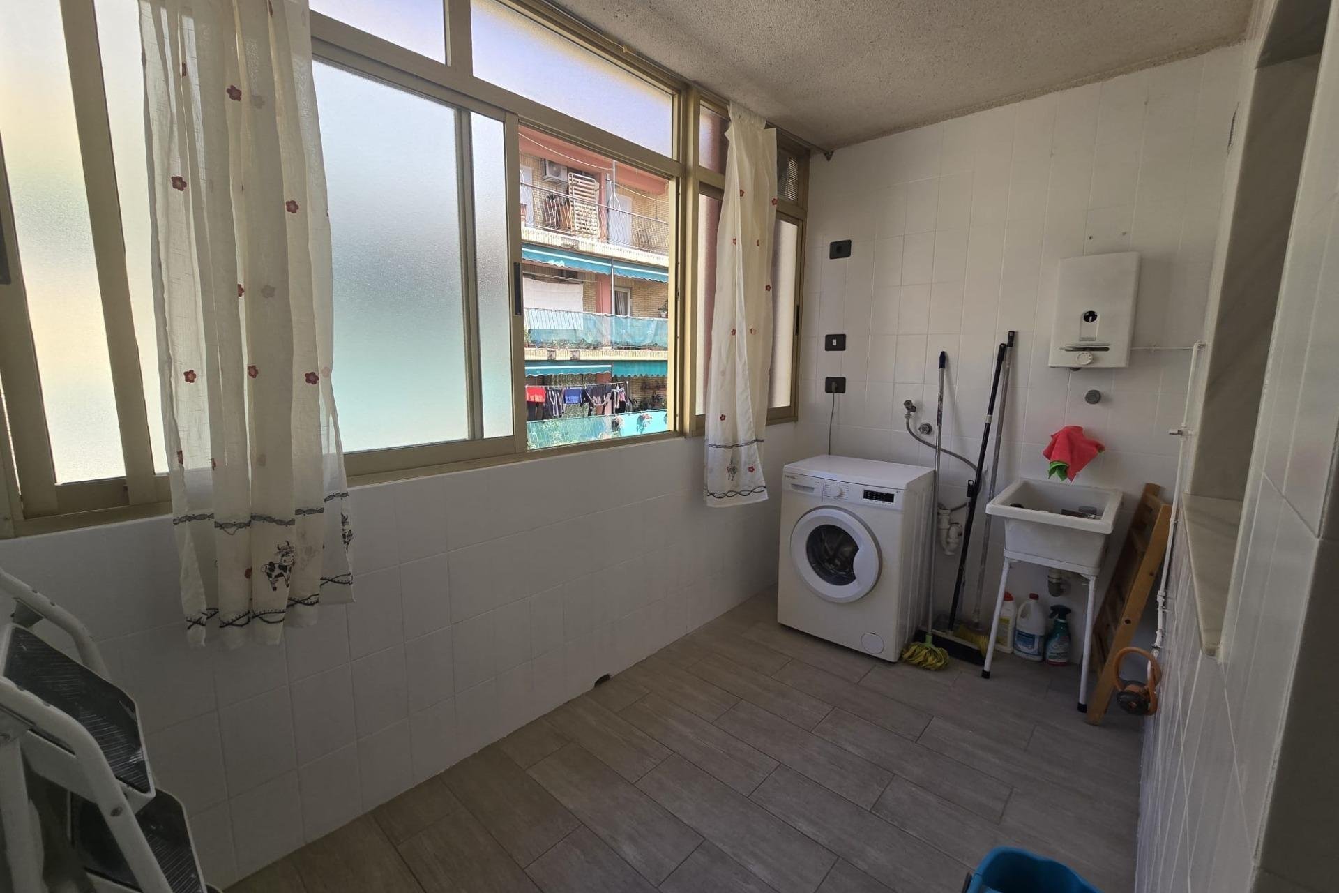 Resale - Apartment / Flat * - Torrevieja * - Acequion *