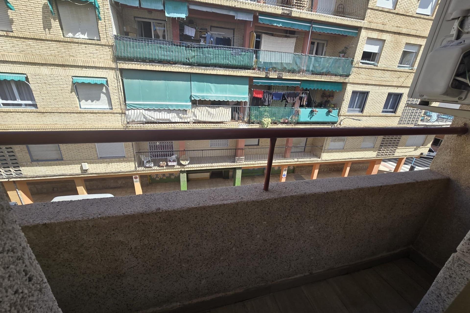 Resale - Apartment / Flat * - Torrevieja * - Acequion *