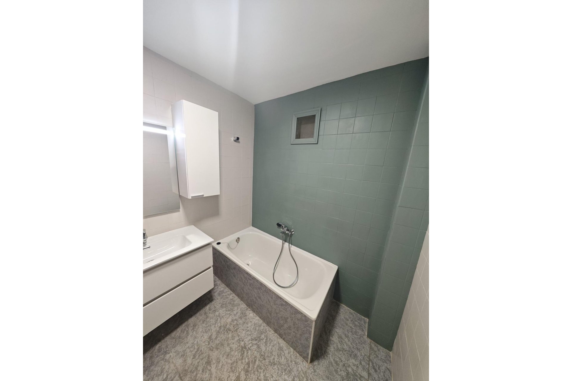Resale - Apartment / Flat * - Torrevieja * - Acequion *