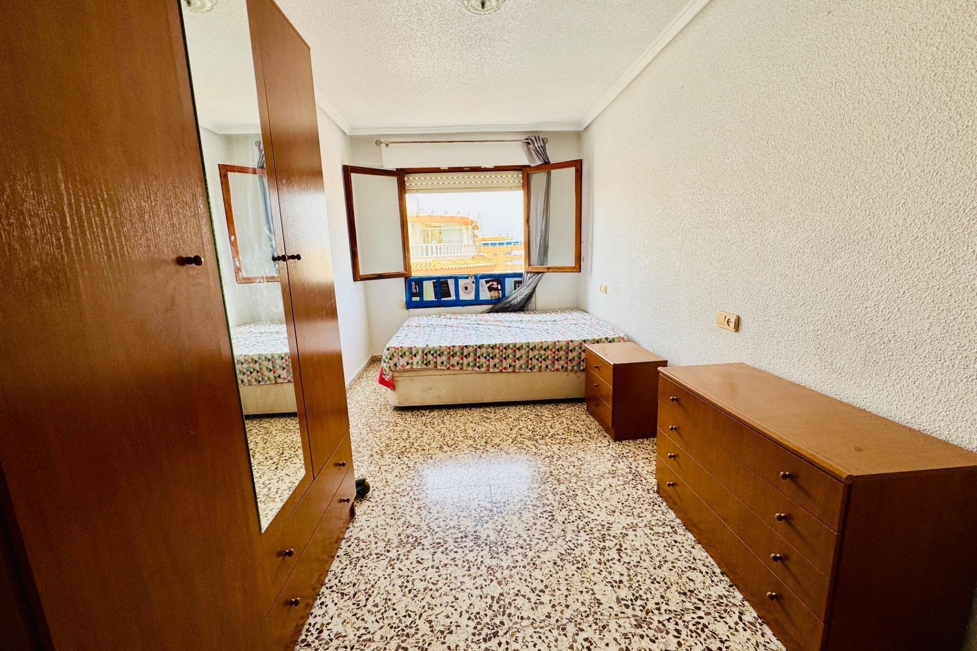 Resale - Apartment / Flat * - Torrevieja * - Acequion *