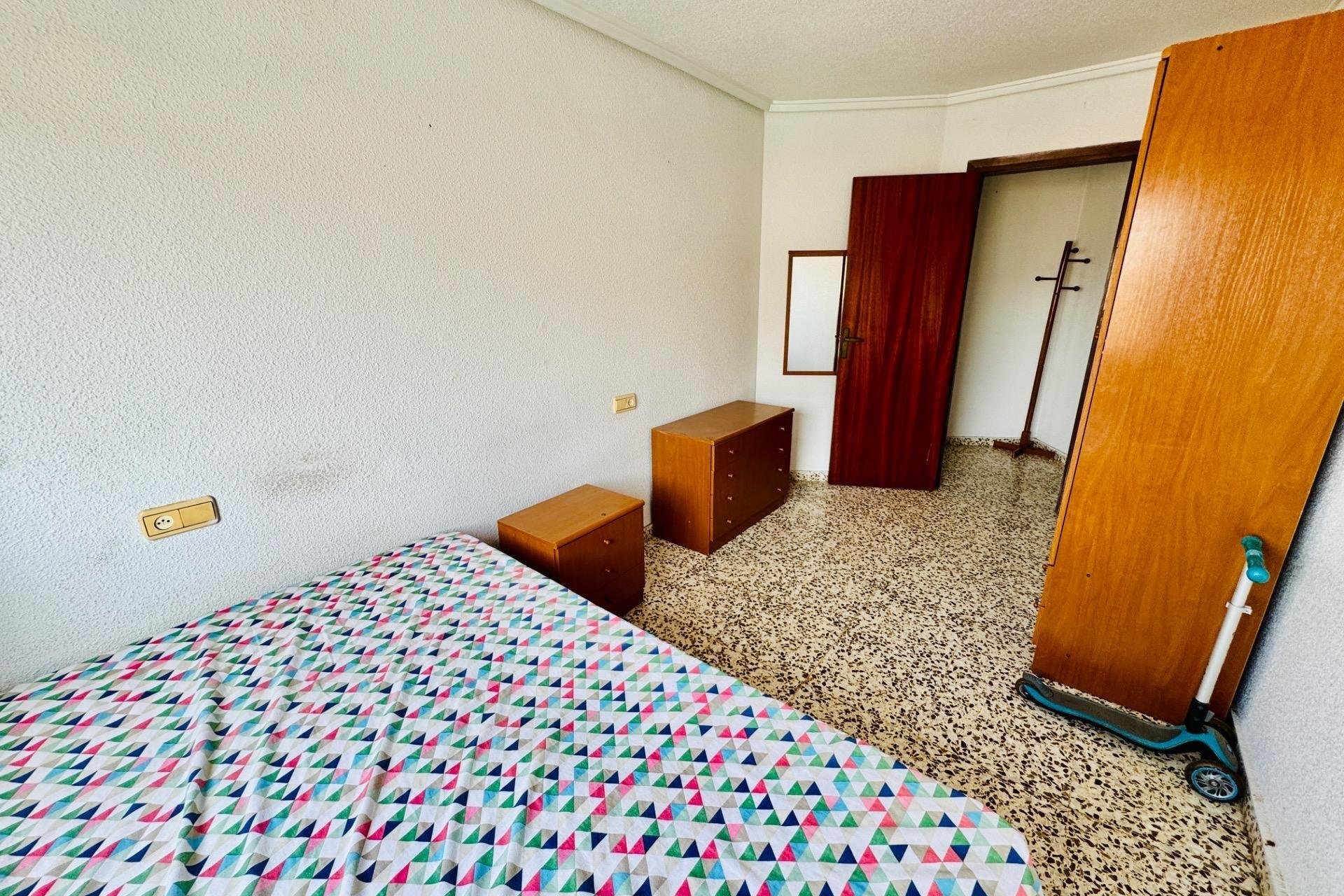 Resale - Apartment / Flat * - Torrevieja * - Acequion *