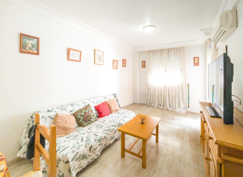 Resale - Apartment / Flat * - Torrevieja * - Acequion *
