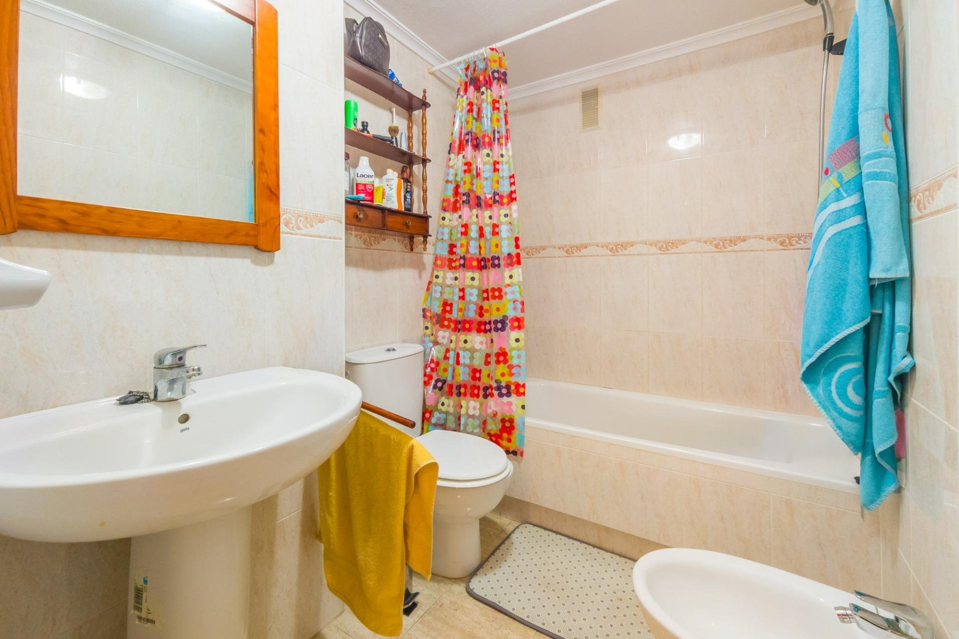 Resale - Apartment / Flat * - Torrevieja * - Acequion *