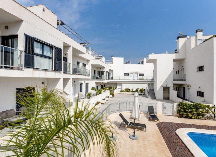 Resale - Apartment / flat - Torrevieja - Aguas Nuevas