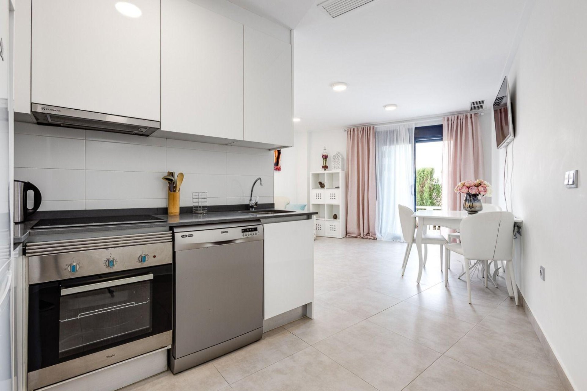 Resale - Apartment / flat - Torrevieja - Aguas Nuevas