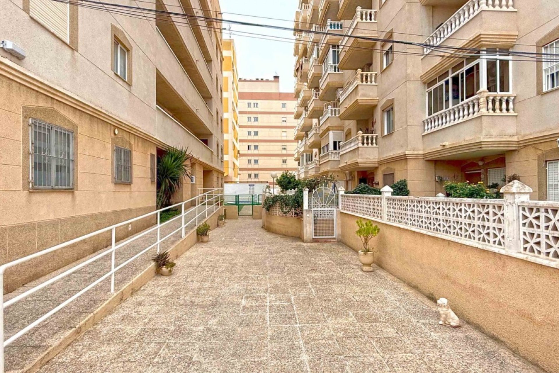 Resale - Apartment / Flat * - Torrevieja - Aguas Nuevas *