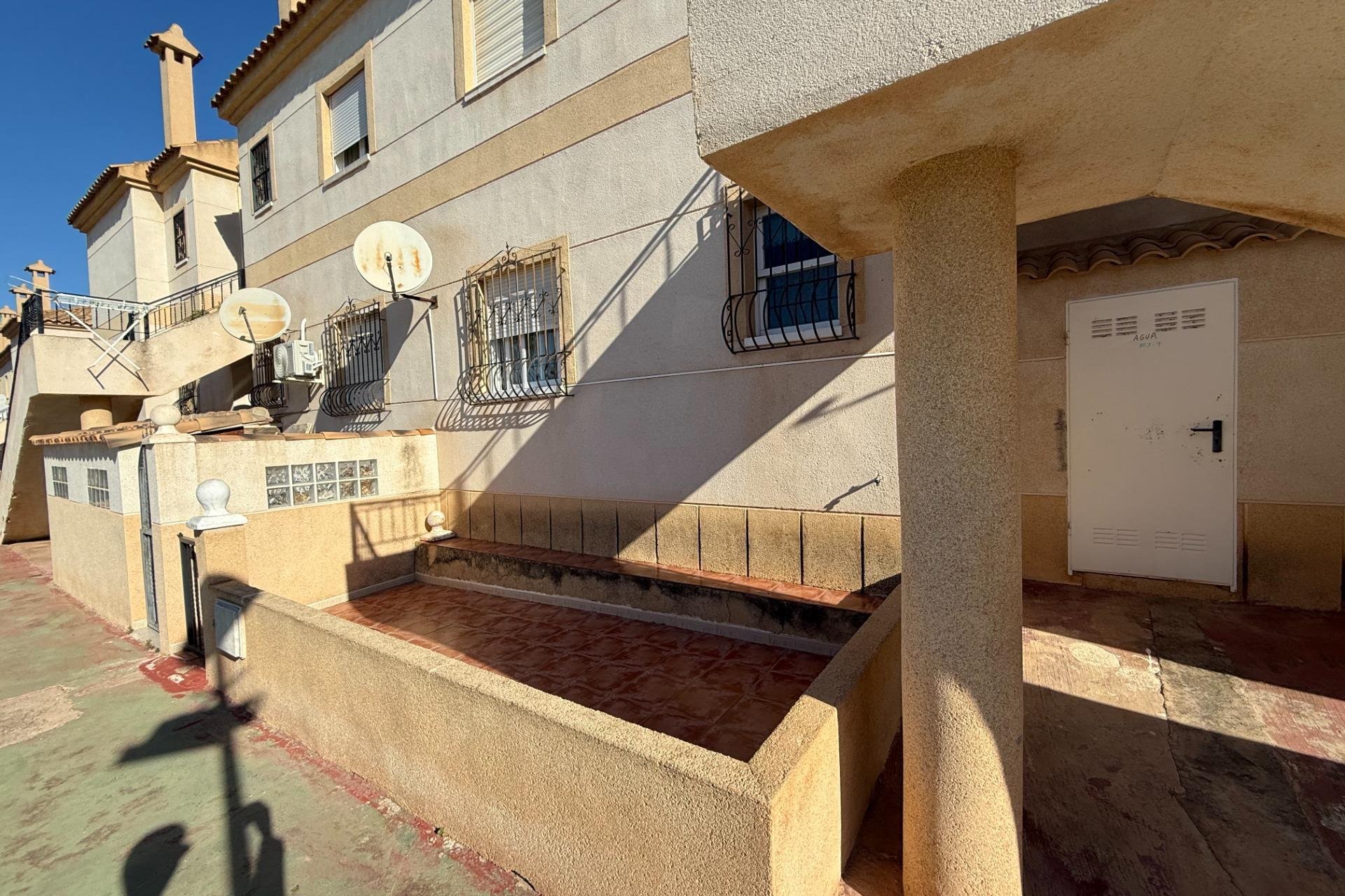 Resale - Apartment / Flat * - Torrevieja * - Aguas Nuevas *